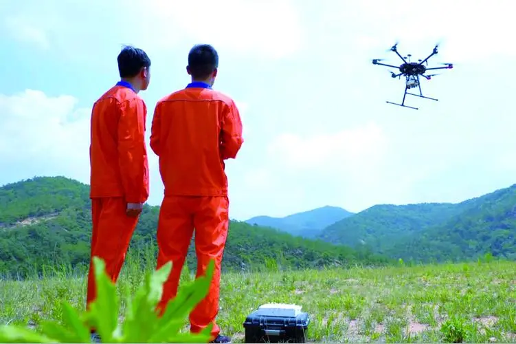 三台无人机倾斜摄影巡检拍摄